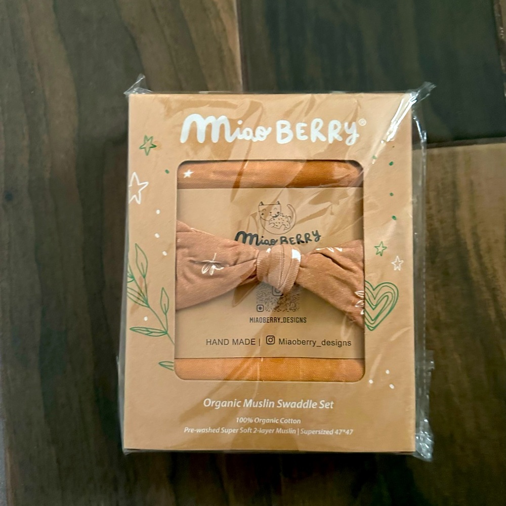 Miaoberry 100% Organic Muslin Swaddle Set Matching Hat/Bow, Moon Leaves Orange